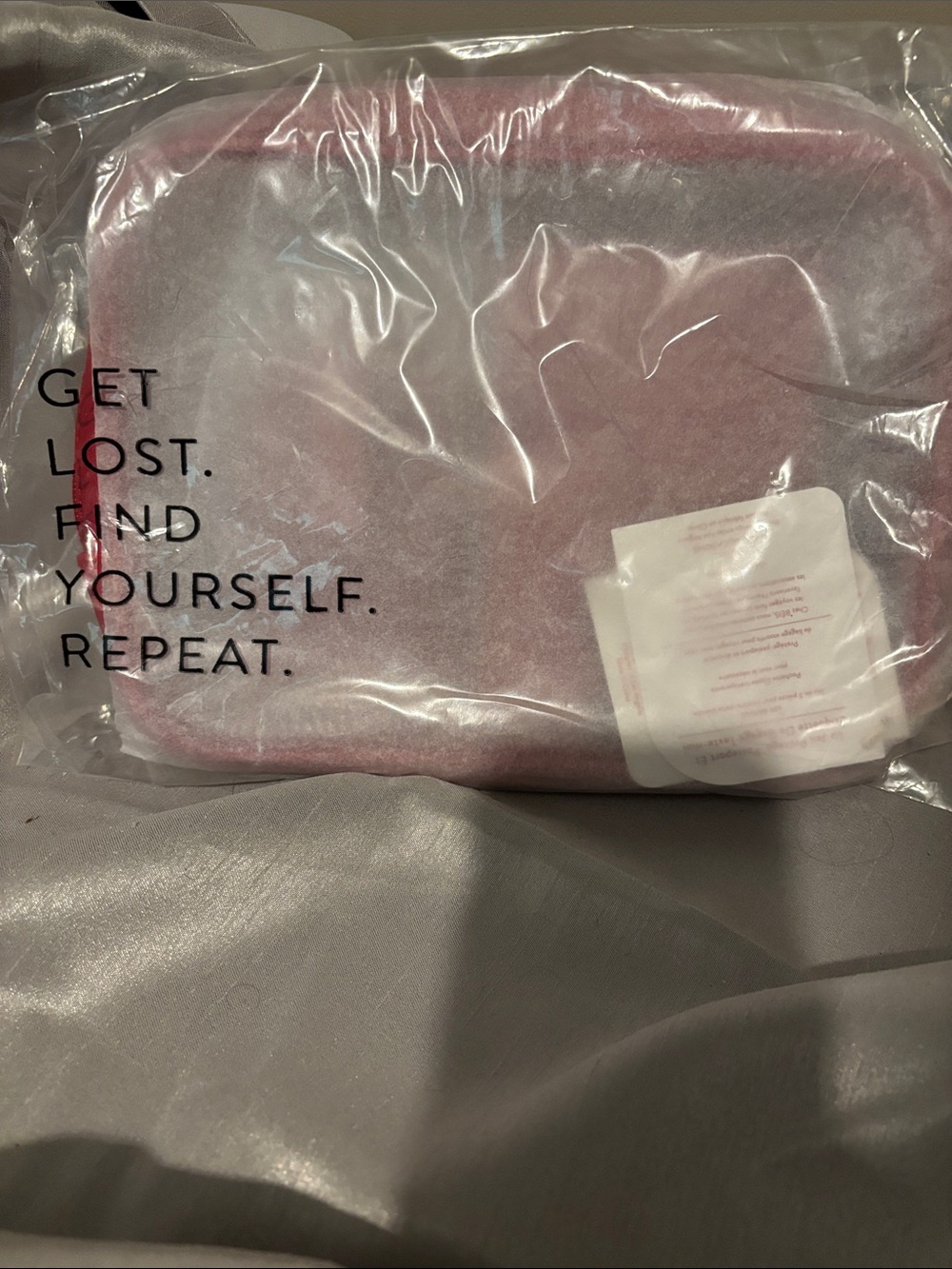Beis x Lonely Ghost paper cover and luggage tag set - Picture 2 of 9